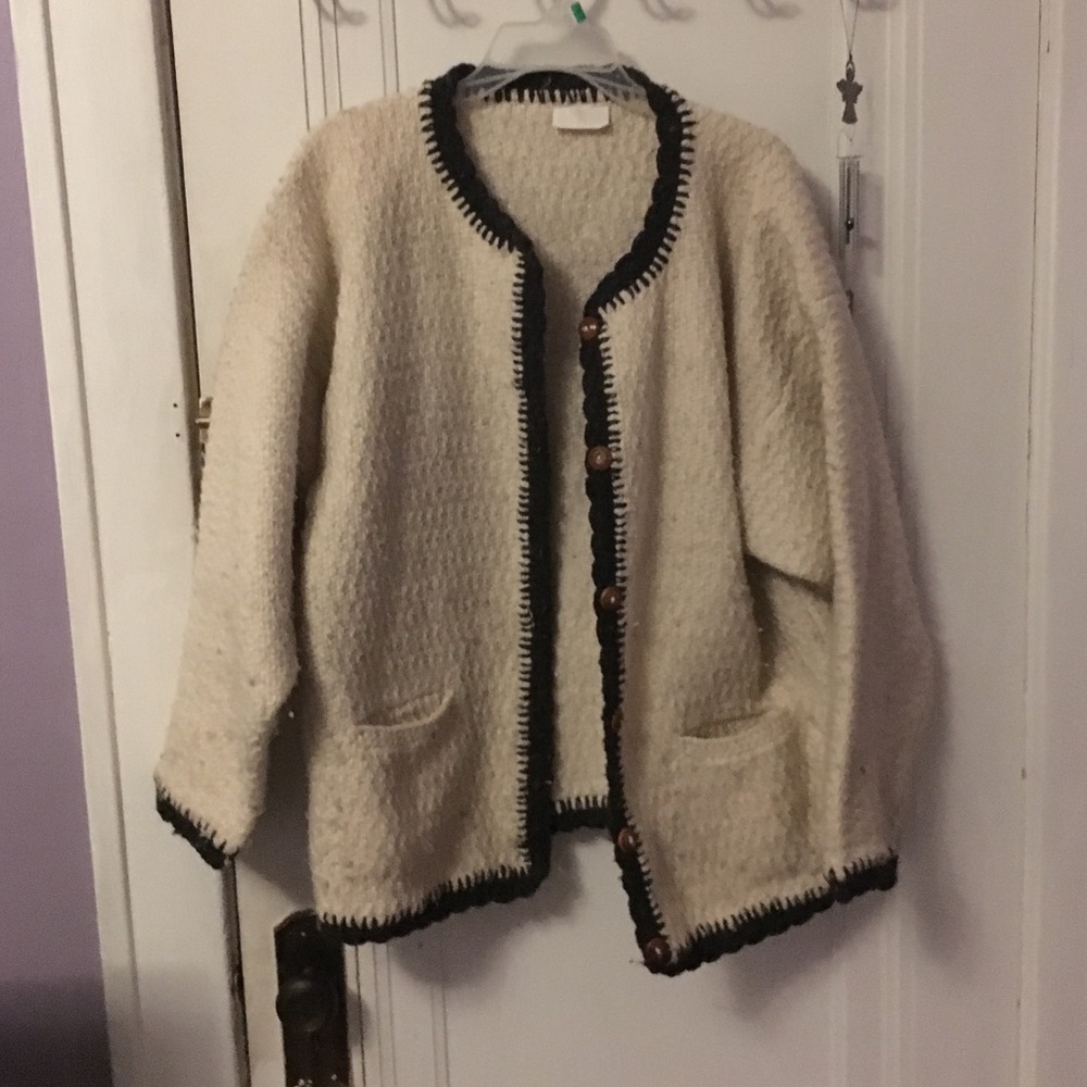 Sz L Cream cardigan button frnt charcoal gry trim